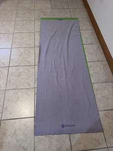 Excellent Condition - Gaiam Hot Yoga Mat Cover/ Towel - Washable Quick Dry
