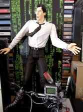 The Matrix Neo / Mr. Anderson Action Figure, absolut neuwertig mit Zubehör