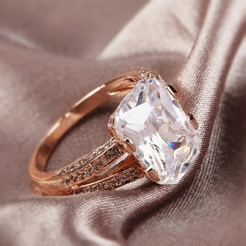 Thick 18K Rose Gold Filled Made With SWAROVSKI Crystal 8.5 Ct Radiant Cut Ring Foto 4 de 4