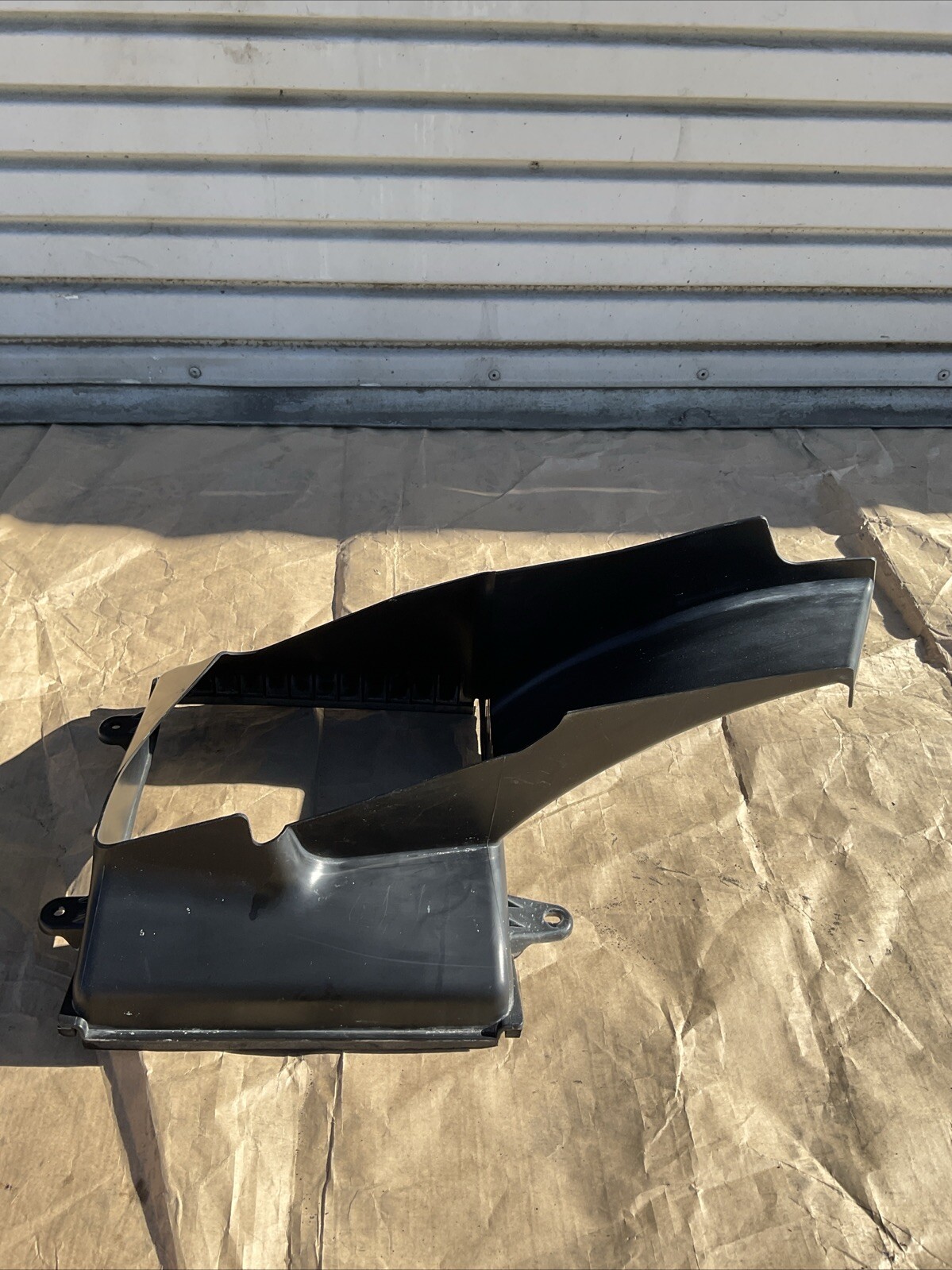 14-17 Maserati Quattroporte Front Left Intercooler Duct Shroud 670002899 OEM
