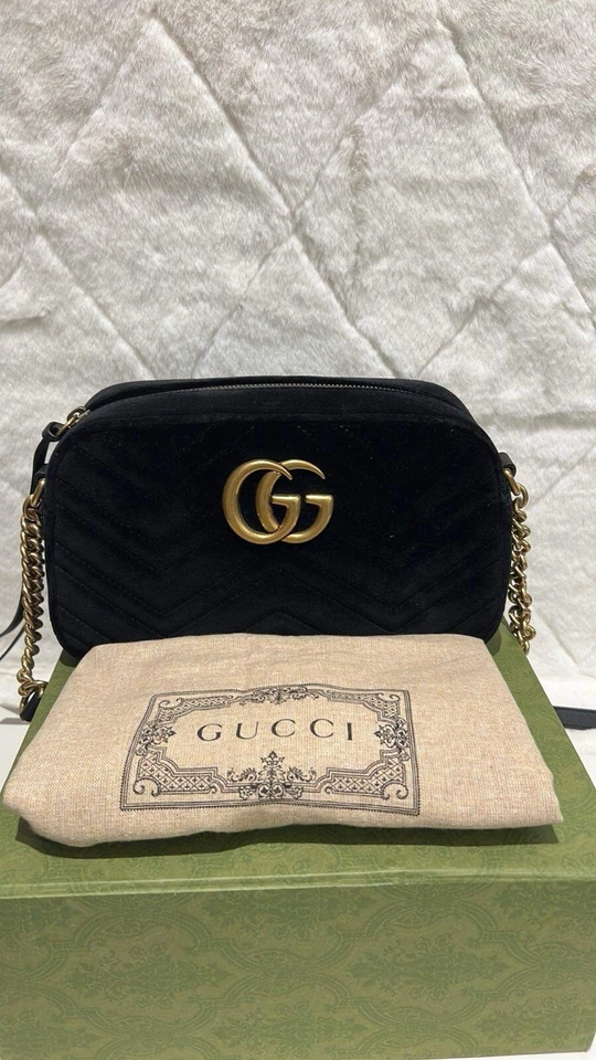 Bolso Bandolera GUCCI GG Marmont Matelasse Negro Terciopelo Pequeño Cámara Hombro Foto 2 de 4