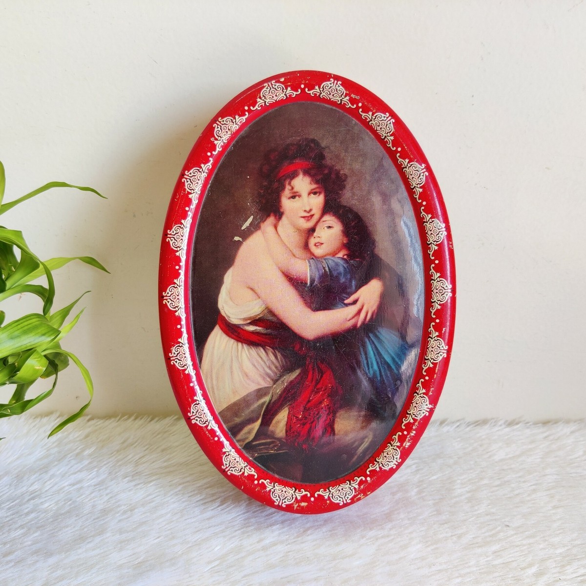 Vintage English Lady With Her Daughter Morton Sweets Oval Shape 