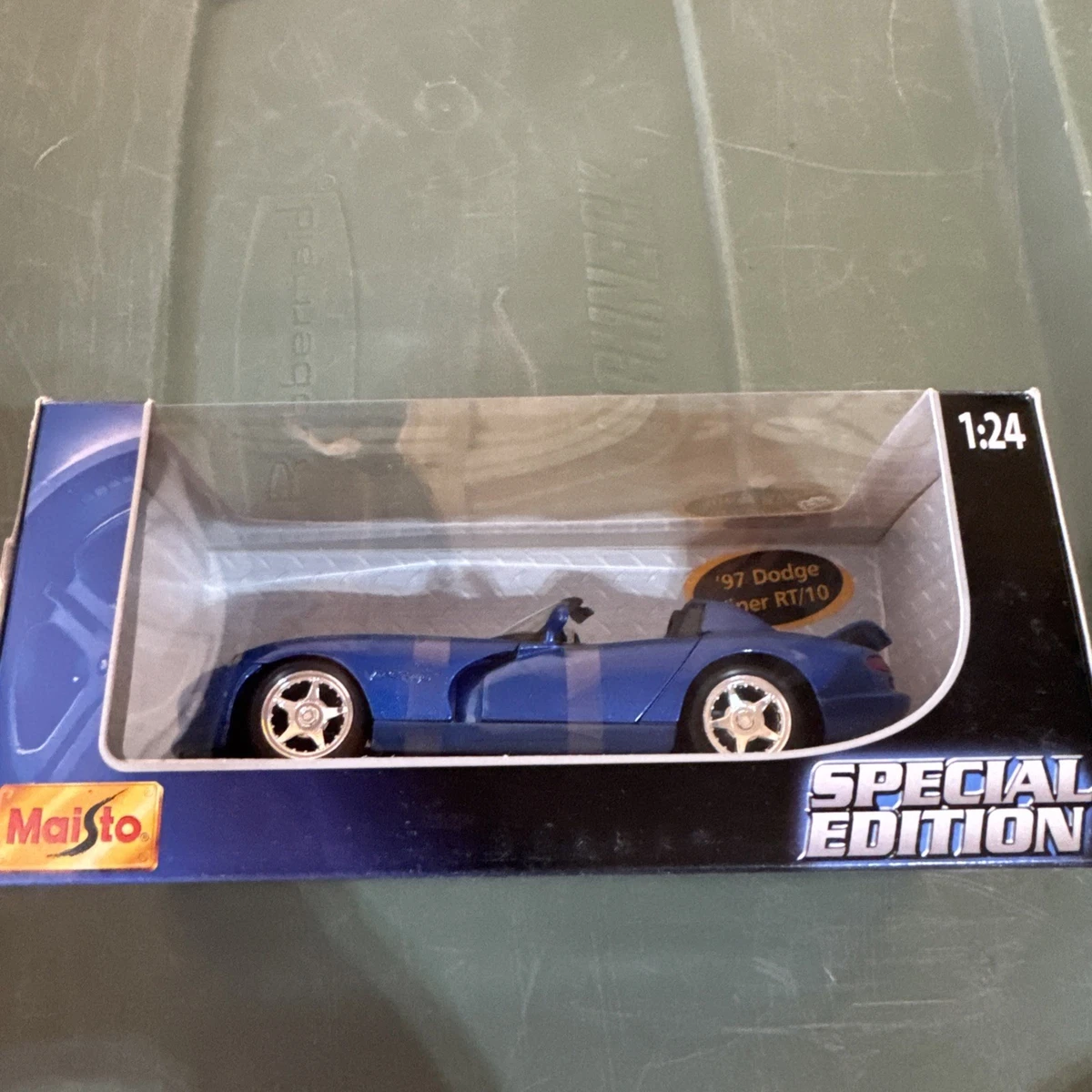 25+ Maisto Dodge Viper RT/10 Contemporary Manufacture Diecast Cars