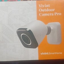 Vivint Outdoor Camera Pro 1080p Wi  Fi Wireless Weatherproof 2-Way Siren White