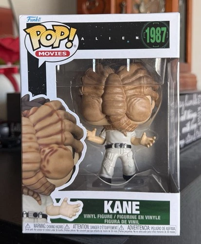 Funko Pop! Movies: KANE w/ Facehugger #1987 (Alien 1979) w/Protector IN HAND
