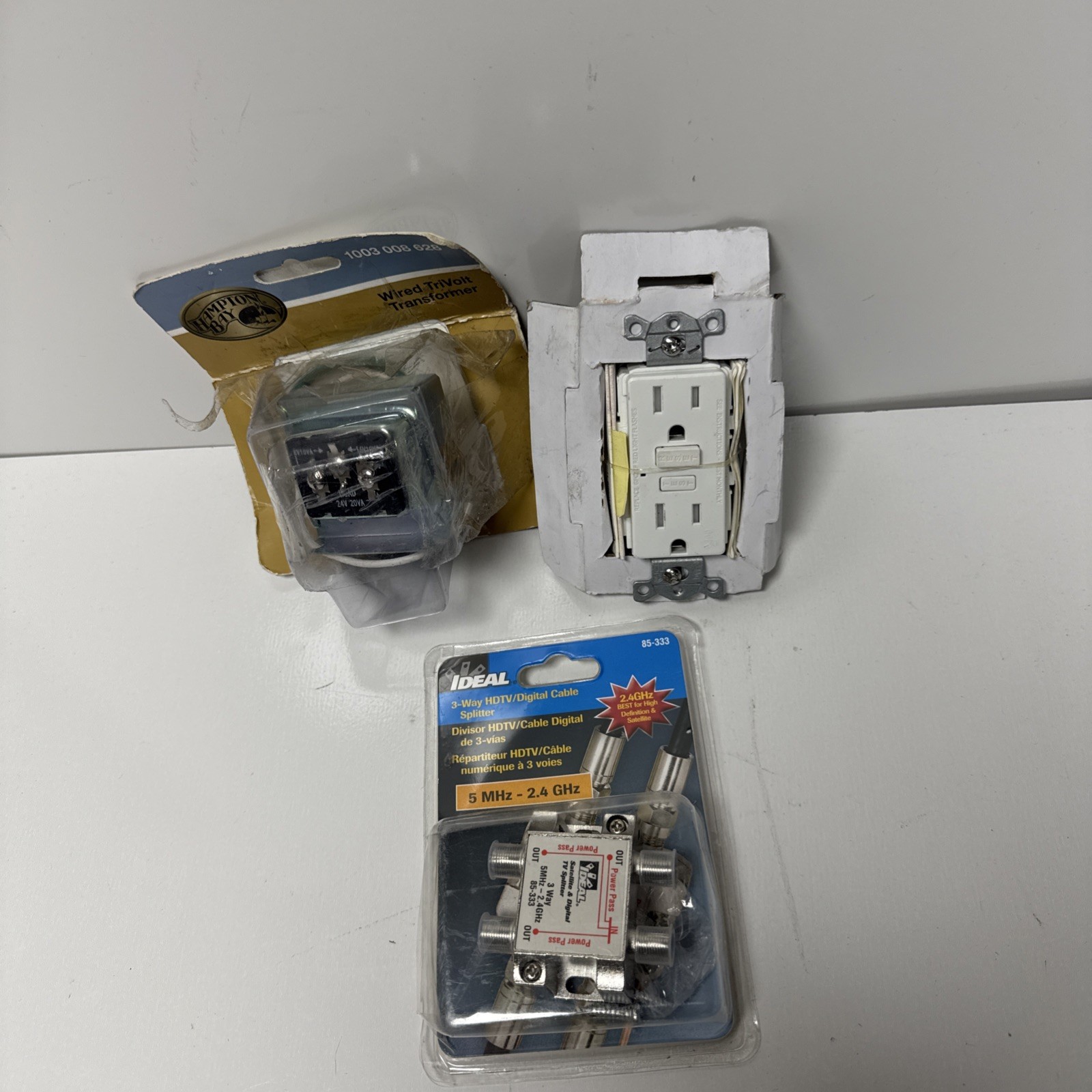 Lot of 19 Lutron, Leviton, Westek, Wyze. Dimmers, Receptacles & Accessories