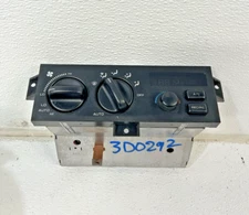 1996-1998 Jeep Grand Cherokee auto climate heater HVAC AC control panel 55036395