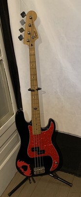 Squier By Fender Pete Wentz Precision Bass Guitar, Black