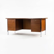 1950s Florence Knoll Double Pedestal Walnut Chrome and Laminate Executive Desk 