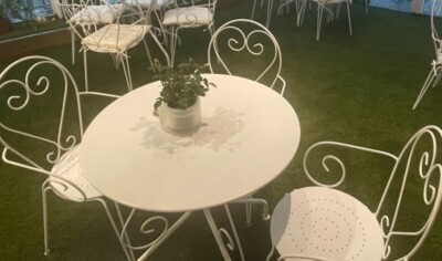 Gartentisch mit 4 Stühlen (facon ferforgé)