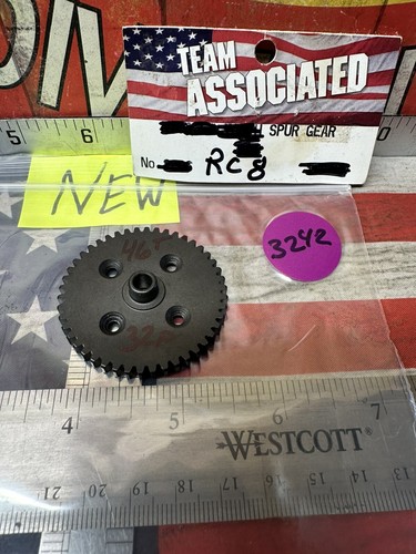 VINTAGE Associated RC8 Hardened Steel 42-tooth / 32pitch Spur Gear 1pc. - Picture 6 of 9