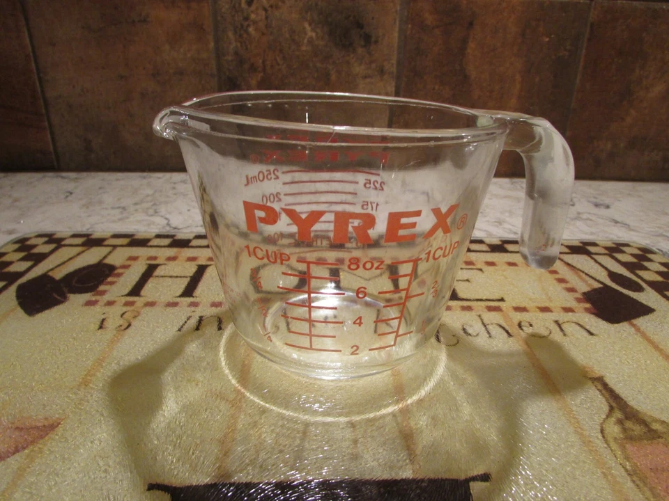 Vintage Pyrex Glass Measuring Cup 1 Cup 8oz/250mL Red Letters #508 - Image 4 of 4