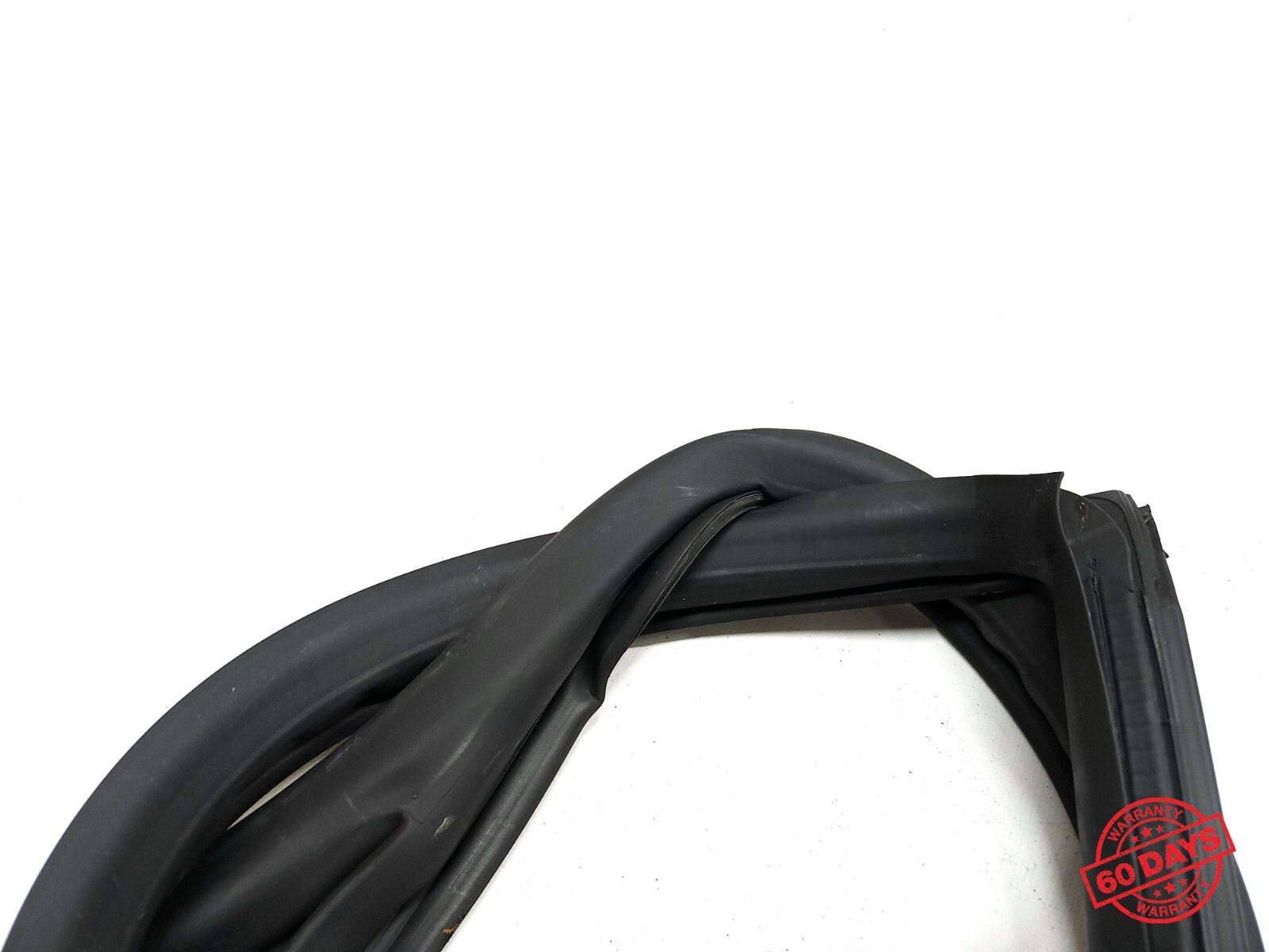 ⭐ 08-19 Maserati Gran Turismo Front Upper Right Door Rubber Seal Gasket Oem