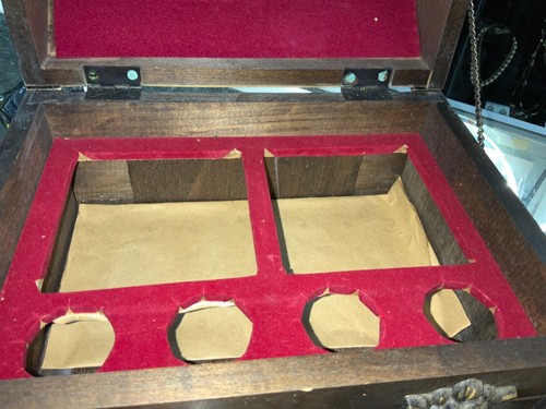 Vintage Treasure Chest Liquor Decanter Set Japan - Picture 15 of 15