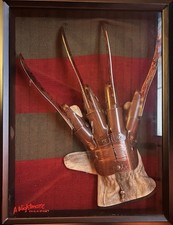 FREDDY KRUEGER A NIGHTMARE ON ELM STREET GLOVE DISPLAY