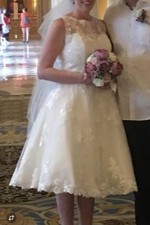 The little Raphael tea-length wedding dress