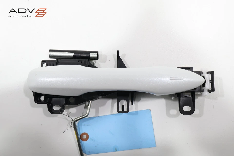 2021-2022 TOYOTA PRIUS PRIME FRONT RIGHT PASSENGER SIDE EXTERIOR DOOR HANDLE OEM - Image 3 of 4