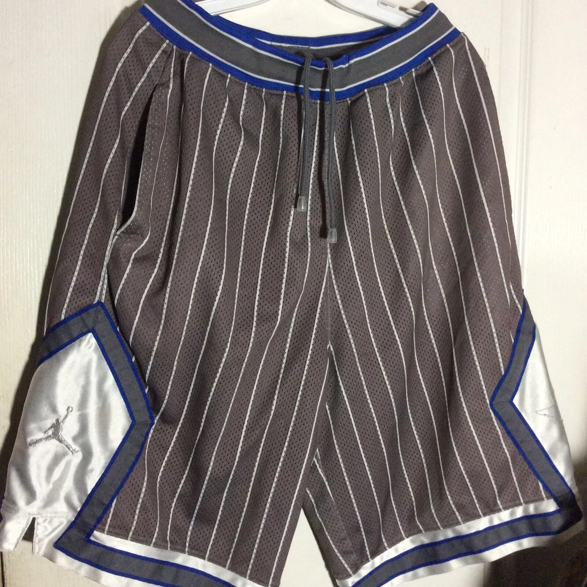 Vintage Air Jordan Basketball Shorts stripe Logo Jumpman Size Medium Long Shorts