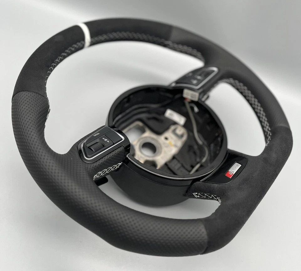 Audi A1 8X A4 B8 A6 C7 A7 A8 D4 Q3 Q7 Lenkrad neu beziehen mit Leder / Alcantara - Bild 2 von 4