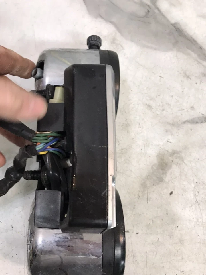 83 Honda CB550 CB 550 SC Nighthawk Medidores Velocímetro Velocímetro Foto 4 de 4