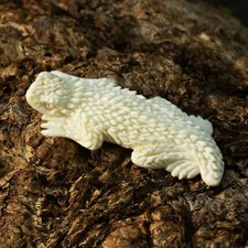 Eidechse Knochen-Anh&auml;nger Deko Tier Bartagame Gecko Salamander Handarbeit