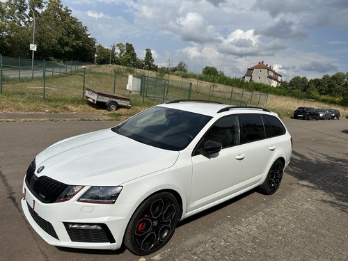 Skoda Octavia RS 4x4 2.0 TDI mit sehr guter Austattung und einer schönen Optik.