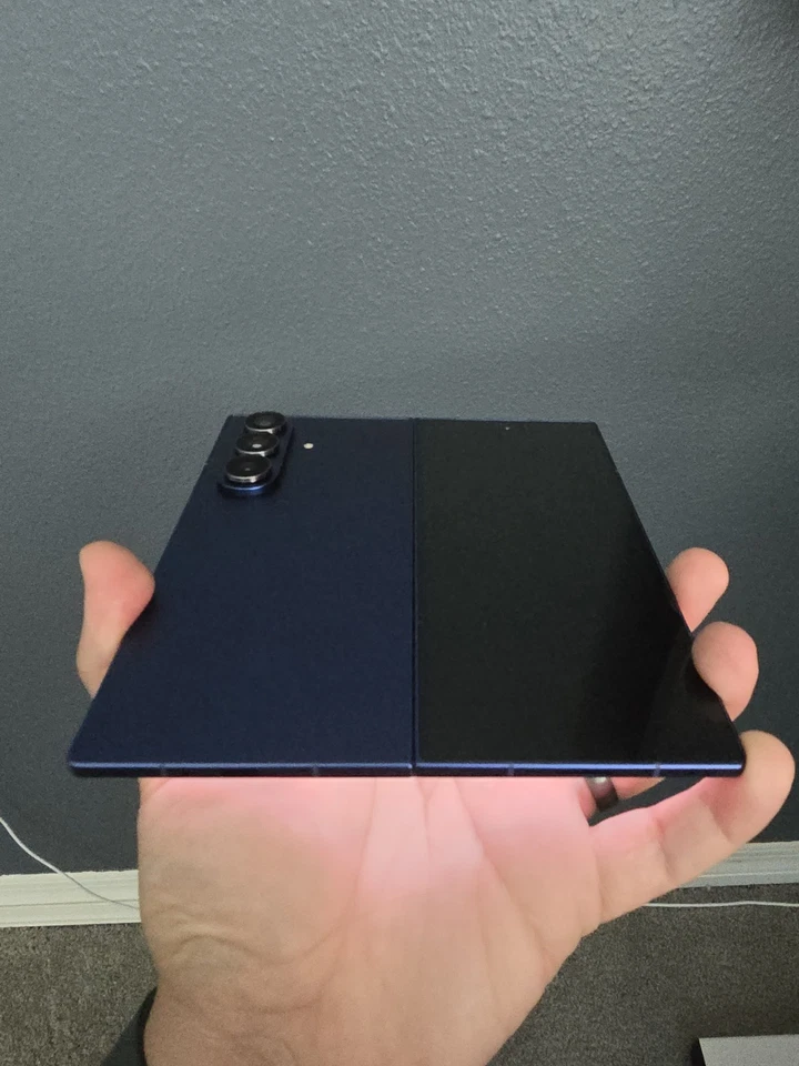 Smartphone Samsung Galaxy Z Fold 7 5G 512GB, Desbloqueado, Sombra Azul Foto 3 de 4