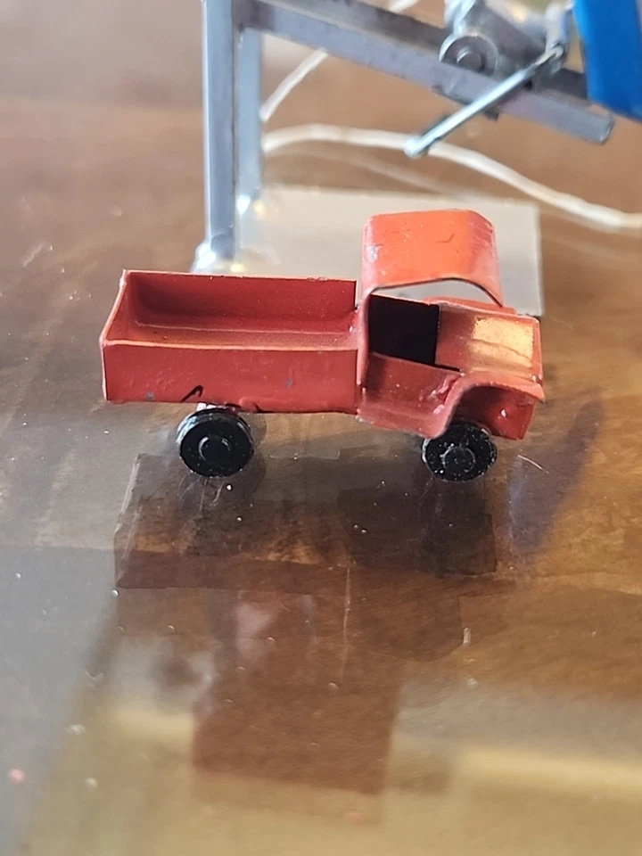 Juguete de construcción de hojalata miniatura vintage escala 1:12 con tolva, carro, camión funcionando Foto 4 de 4