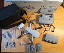 Drone DJI mini 2 + 3 batterie + 6 eliche di ricambio