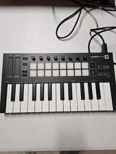 Novation Launchkey Mini Mk3 25 Mini-key Midi Keyboard Controller