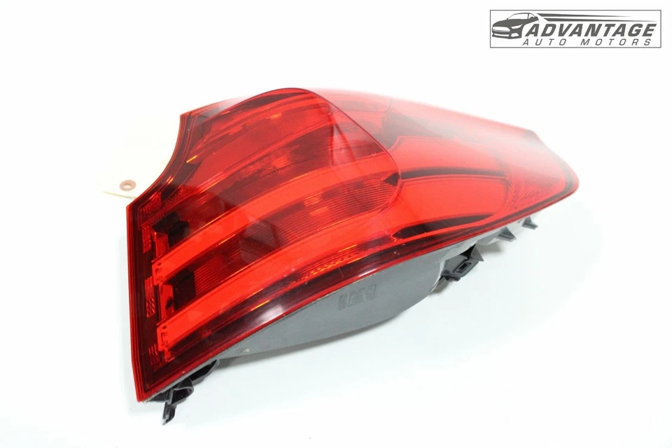 BMW 328I GT XDRIVE 2014-2016 LUZ TRASERA EXTERIOR LUZ TRASERA OEM Foto 2 de 4