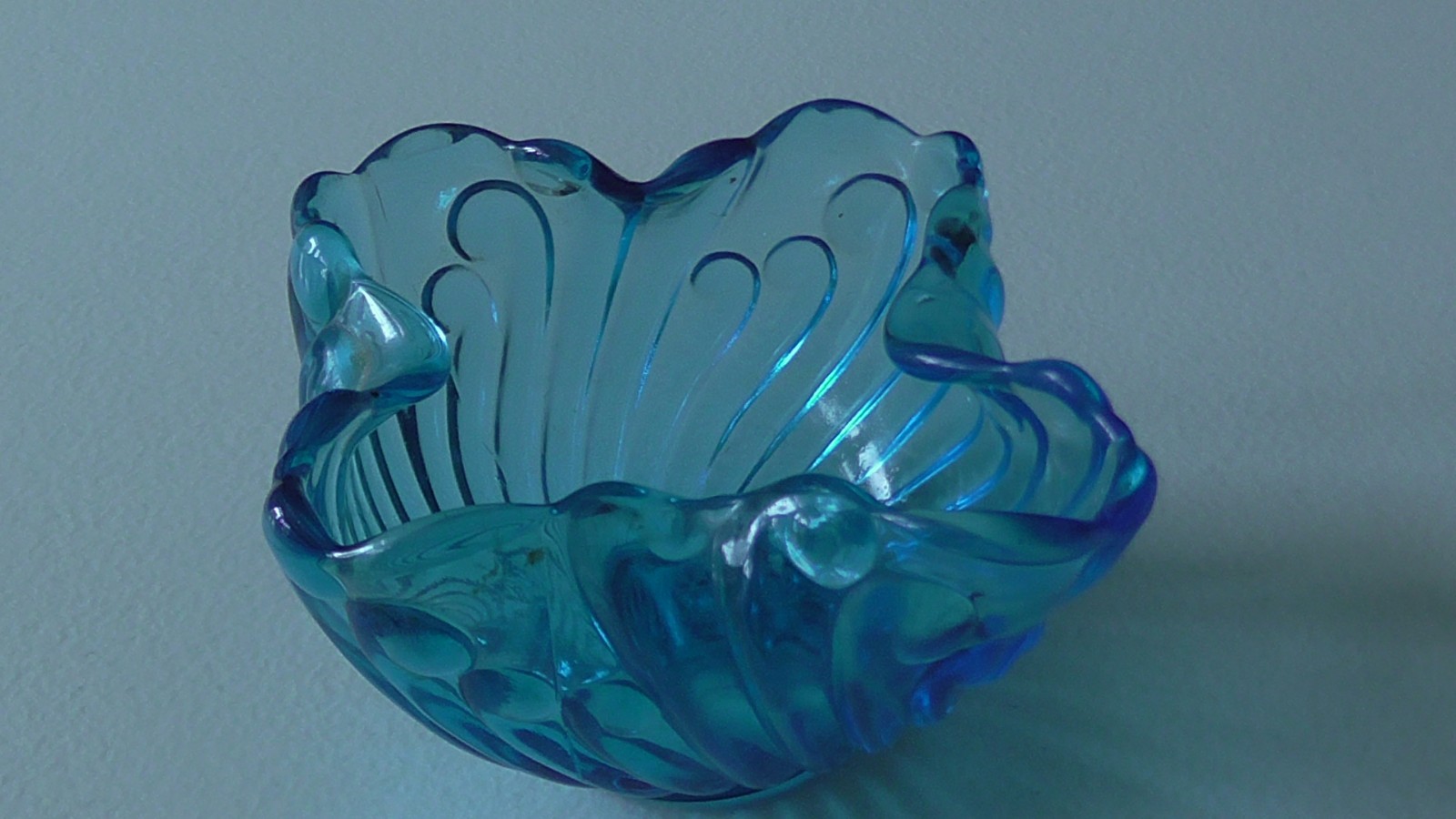 Vintage Blue Depression Glass Bowl, Swirl Pattern