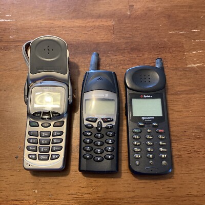 Qualcomm QCP-2760 Ericsson Samsung Cell Phones Lot | Untested Parts/Collectors