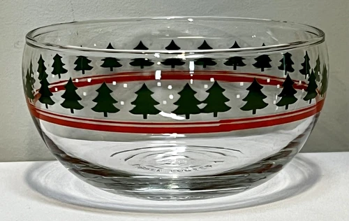 Vintage Libbey Winterland Christmas Glass Bowl Snowflakes Trees in EUC 2-1/4” T