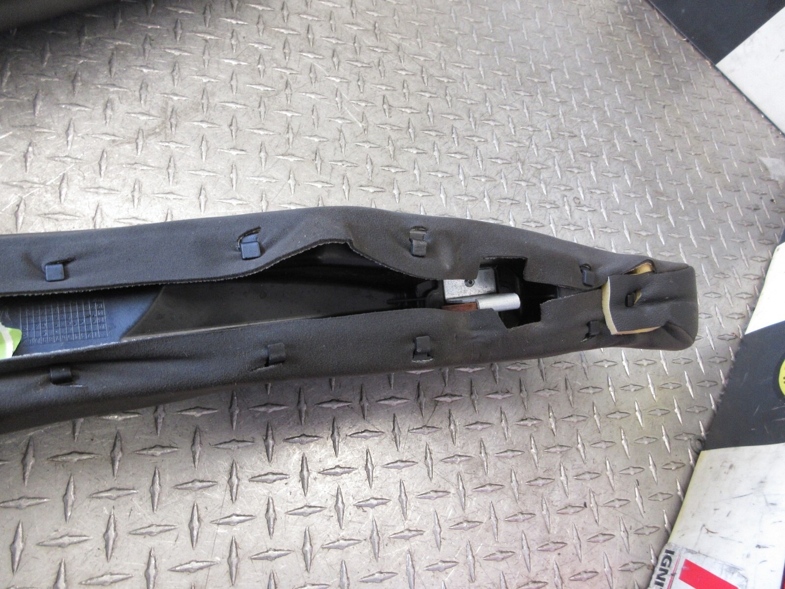 14-17 2017 Maserati Ghibli LEFT REAR SEAT BOLSTER LH RH RIGHT BLACK L0344516AA