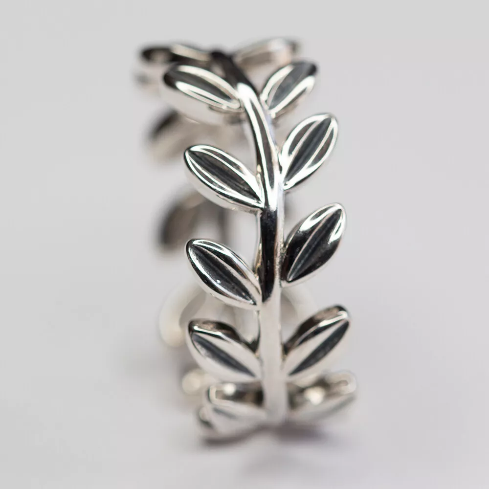 Laurel leaf deals ring pandora