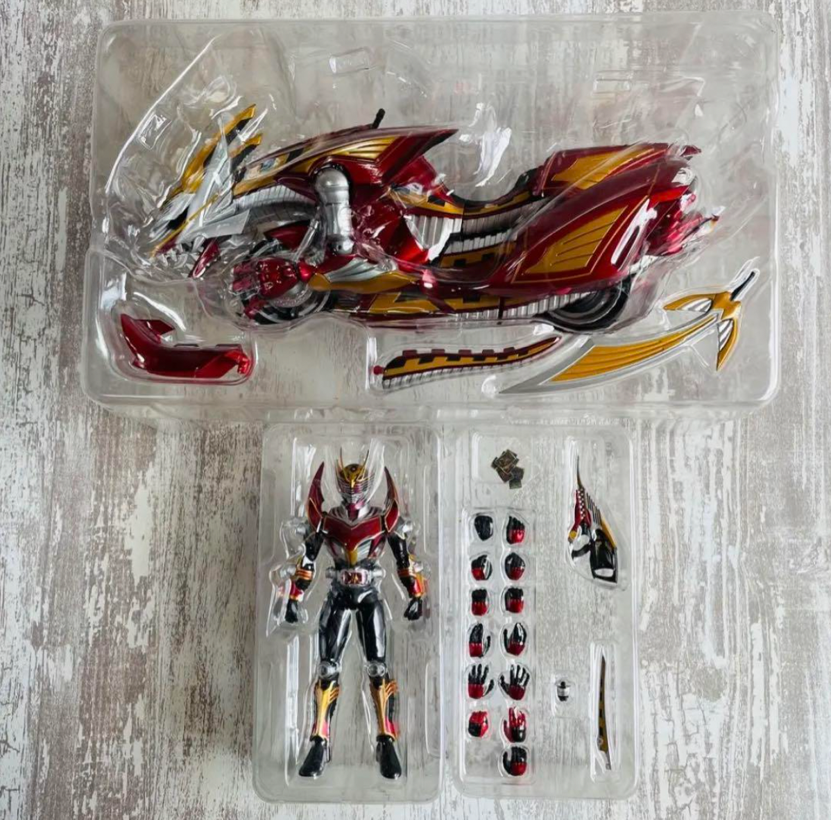 Masked Kamen Rider Ryuki Survive & DRAGRANZER S.H.Figuarts