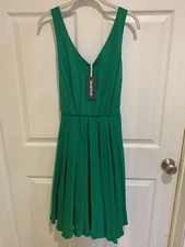 ModCloth Sundress Women’s Size Medium M Emerald Green NWT Ties Lined Zippered