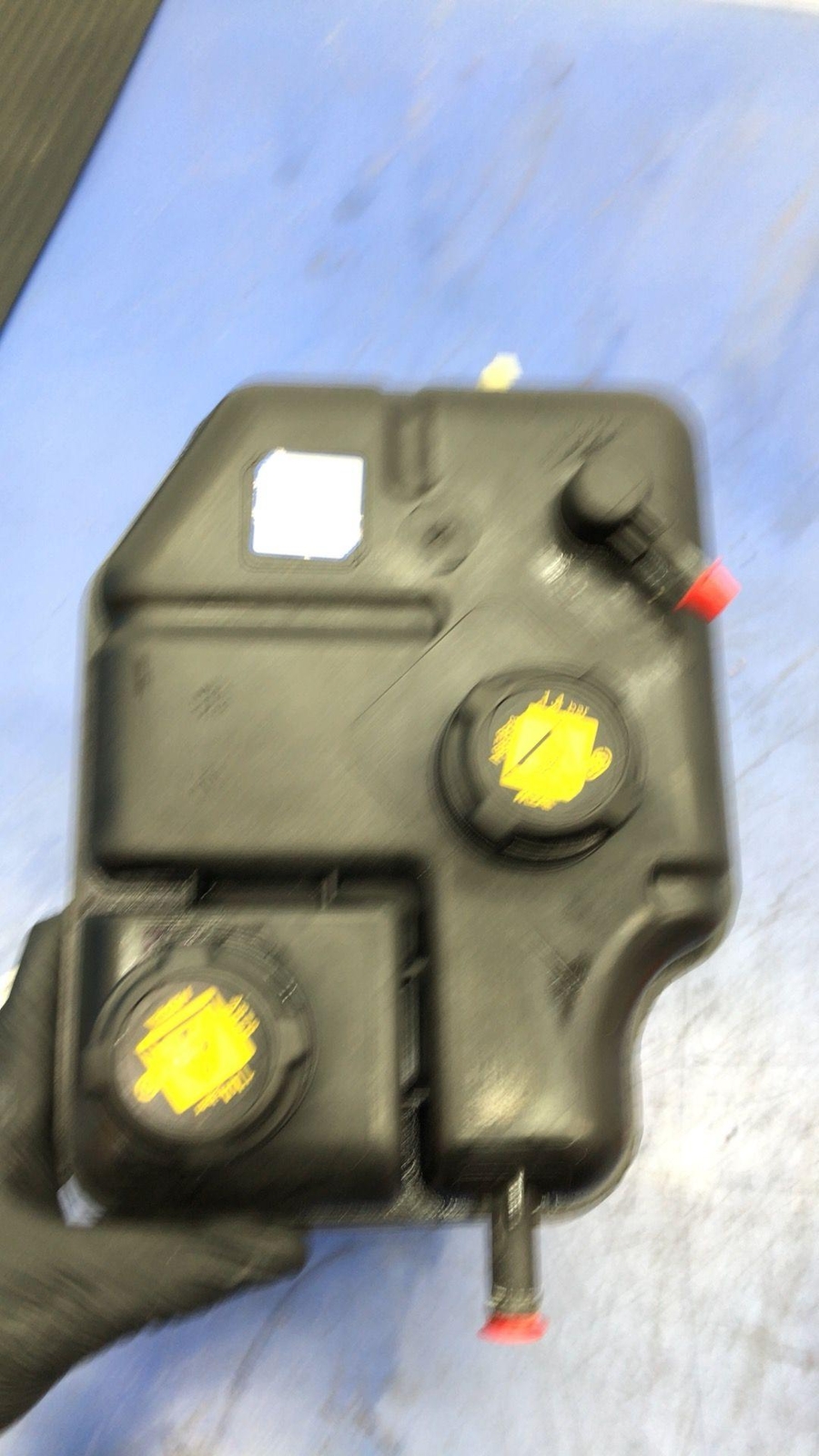 Maserati Ghibli 2014-2021 Coolant reservoir