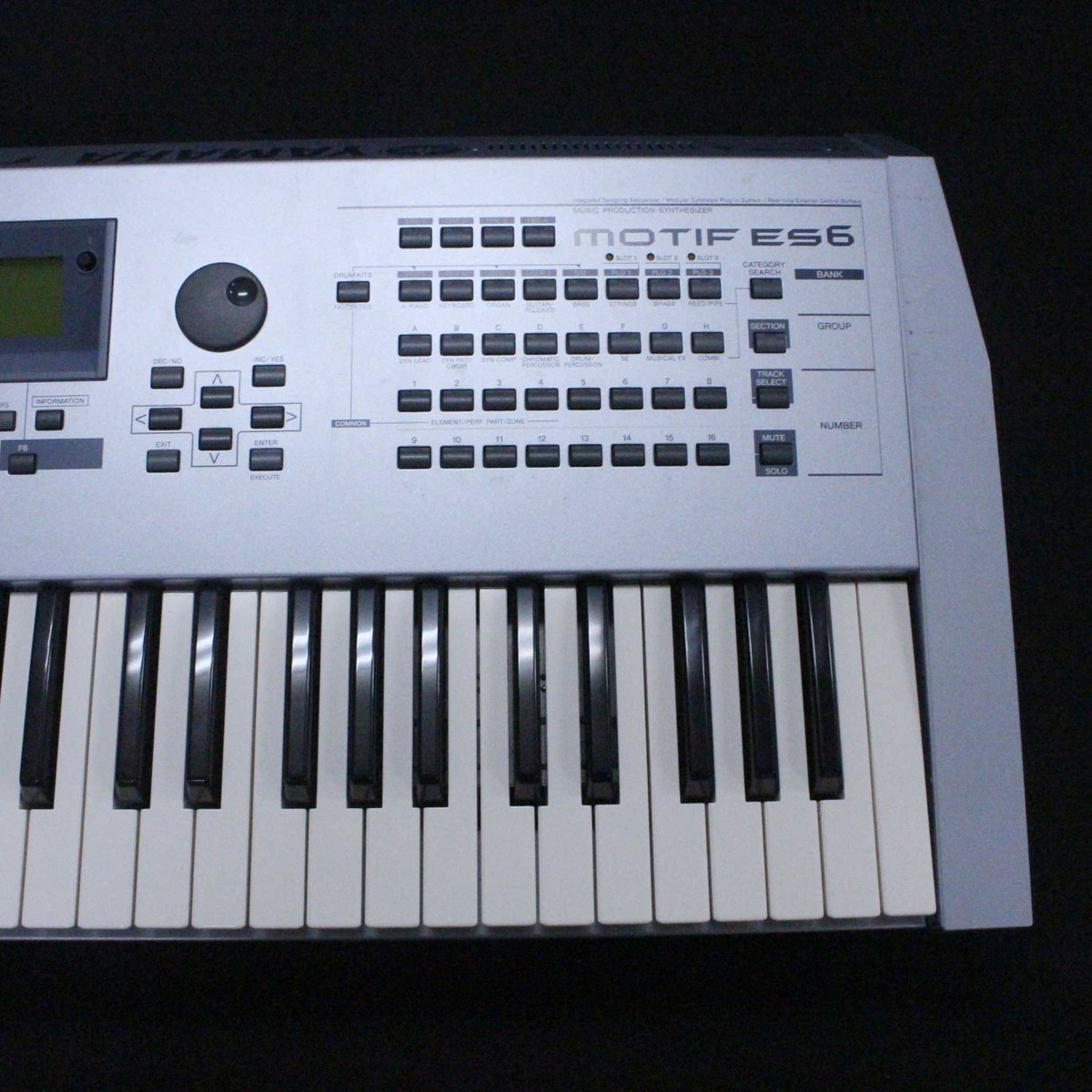 YAMAHA Motif ES6 Synthesizer 61-keys Piano Keyboard