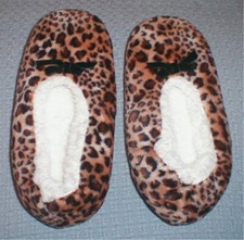 Leopard Pattern Fleece Slippers Barely Worn Size Small/Medium S/M