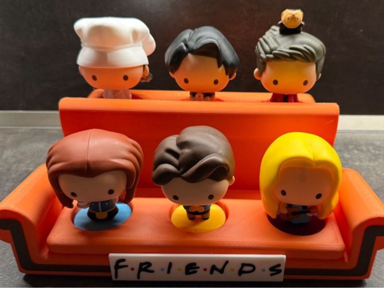 Divano Sofa Friends Collezione McDonald's Bacheca Espositore 6 personaggi NUOVO