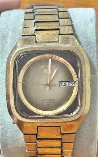 Vintage Men’s Seiko Day/Date Automatic 21 Jewels Watch Runs Perfectly 7 Inch Wei