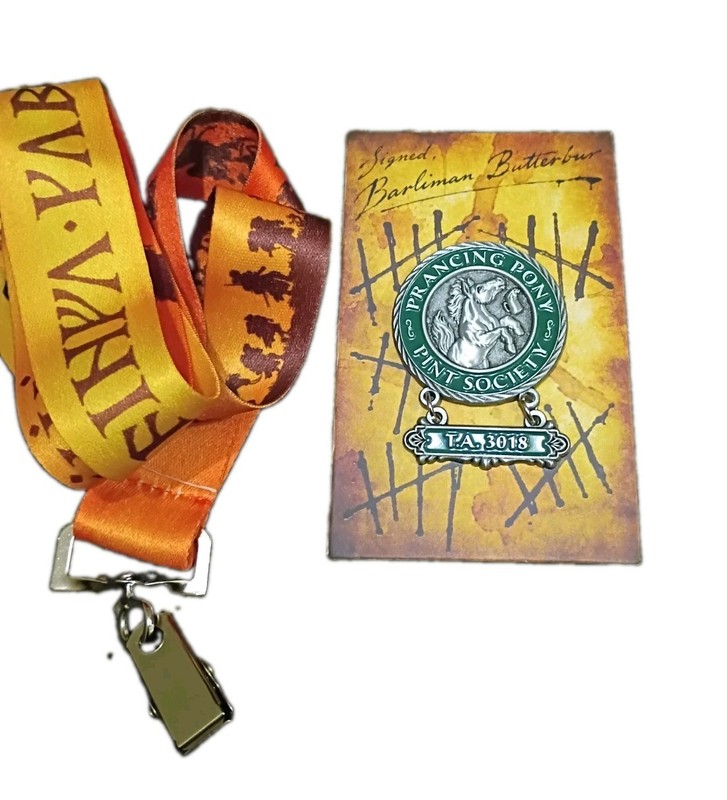SDCC 2026 Lord of the Rings The Prancing Pony Pint Society GREEN Pin IN HAND