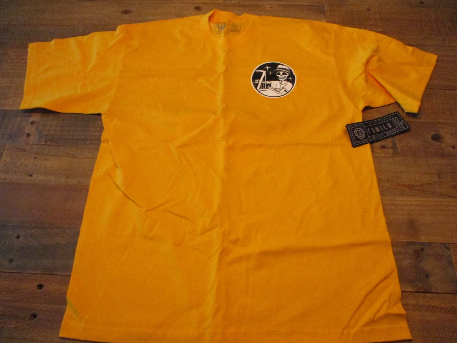 OG Family Clothing Late Night Crusing Yellow Short Sleeve T-Shirt Tee XL
Opens in a new window or ta