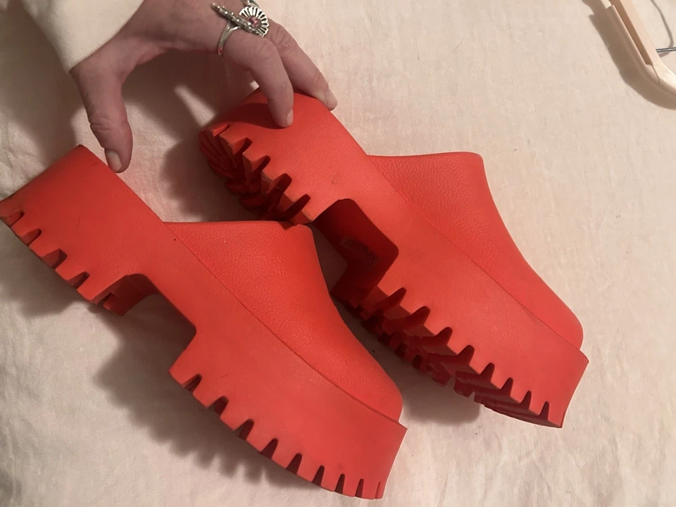 Zuecos Jeffrey Campbell Gruesos Plataforma Rojo Sin Cordones | Etiquetado Talla: 7 Foto 3 de 4