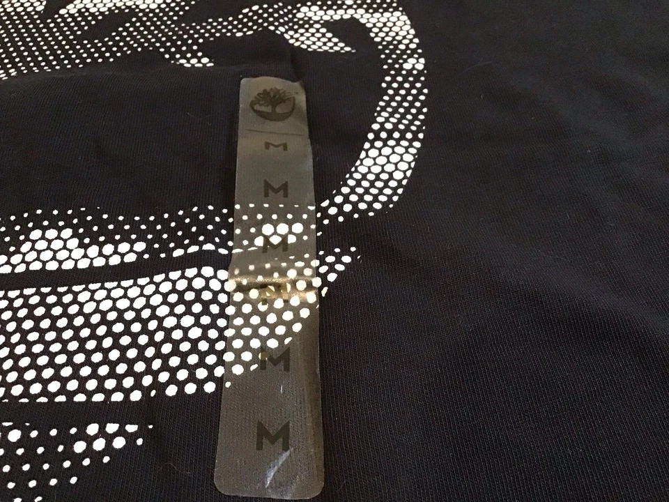 New Timberland Men’s 100% AUTHENTIC 2 Sided S/S T-shirt size Medium White Wu - Image 3 of 4