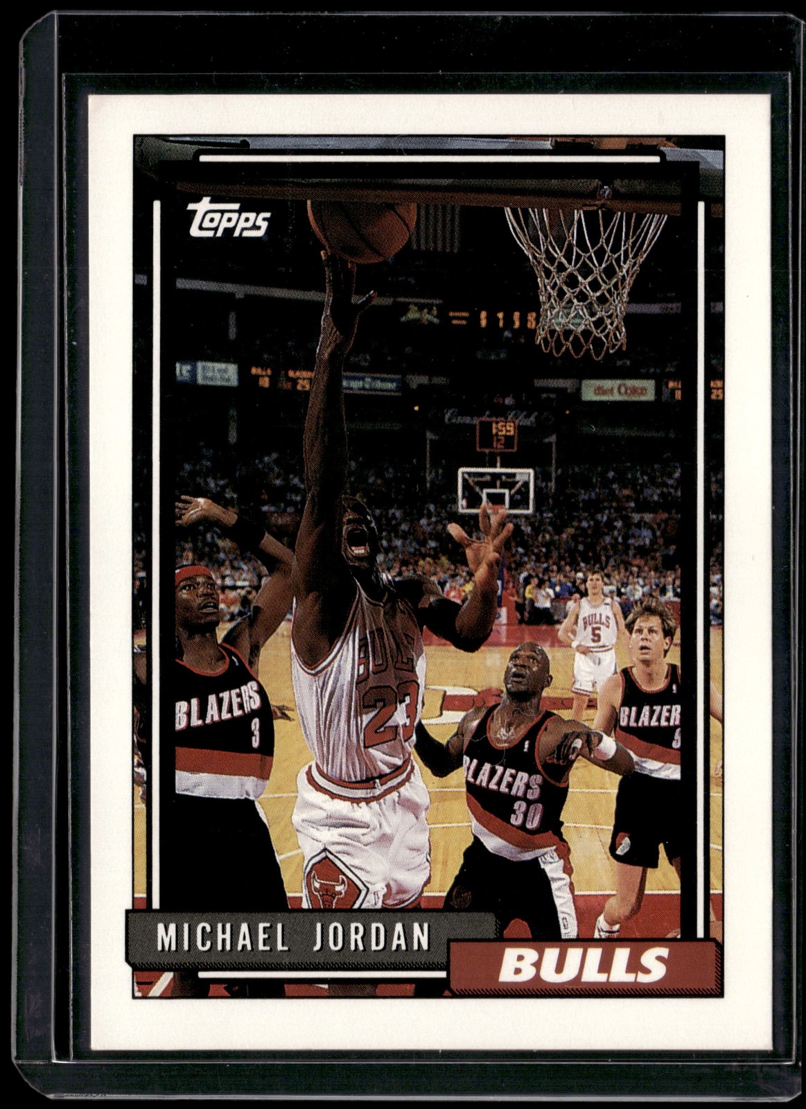 1992-93 Topps #141 Michael Jordan