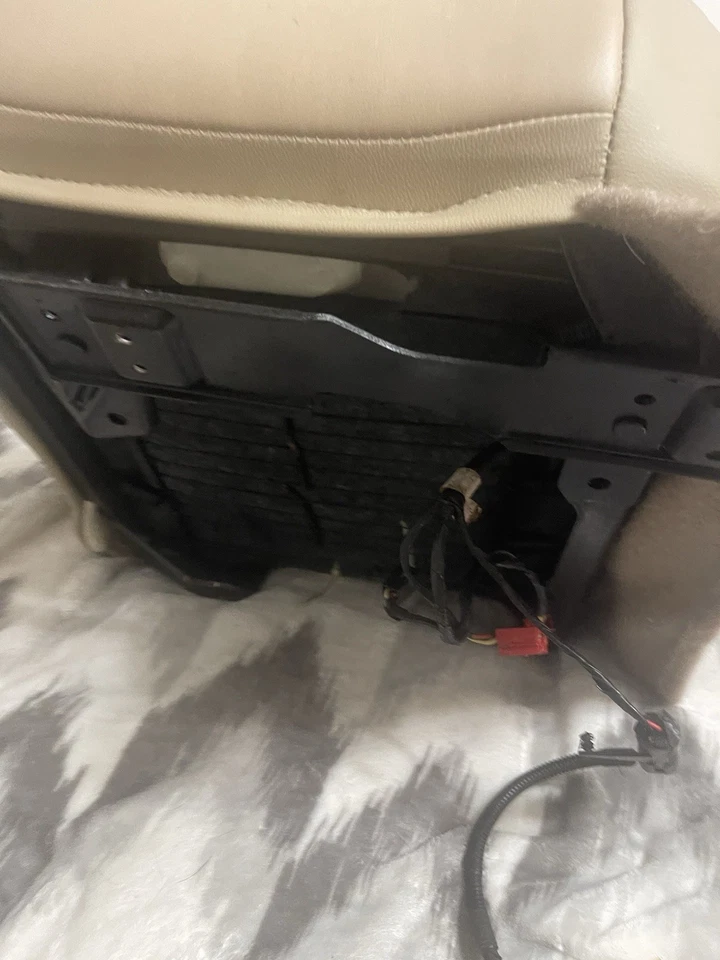 吉普切诺基 XJ 1995 - 2001 棕褐色皮革座椅 — 第 4/4 张图片