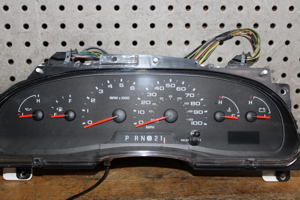 Ford Econoline Van E150 E250 E350 2006 velocímetro cuadro de instrumentos Foto 3 de 4